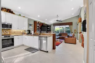 7615 Tarpon Cove Cir, Lake Worth, FL 33467 - Photo 4