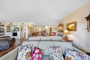 3930 Oaks Clubhouse Dr, Pompano Beach, FL 33069 - Photo 4