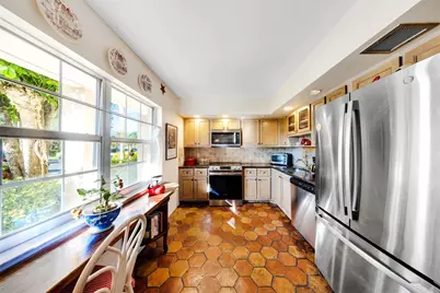 3930 Oaks Clubhouse Drive #105, Pompano Beach, FL 33069 - Photo 8