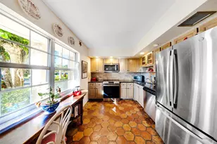 3930 Oaks Clubhouse Dr, Pompano Beach, FL 33069 - Photo 8