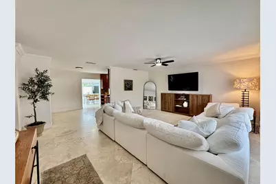 2011 NE 34th Street, Pompano Beach, FL 33064 - Photo 10