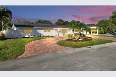 2011 NE 34th Street, Lighthouse Point, FL 33064 - Photo 1