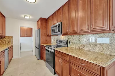 2011 NE 34th Street, Pompano Beach, FL 33064 - Photo 16