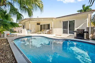 3431 NE 18th Avenue, Oakland Park, FL 33306 - Photo 4