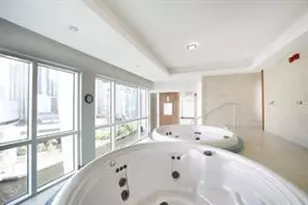 41 SE 5th St, Miami, FL 33131 - Photo 24