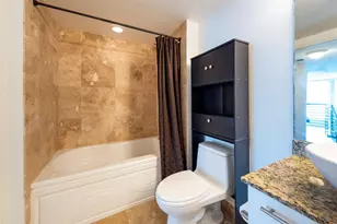 41 SE 5th St, Miami, FL 33131 - Photo 18