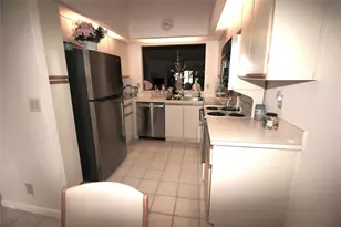 16600 Greens Edge Cir, Weston, FL 33326 - Photo 4