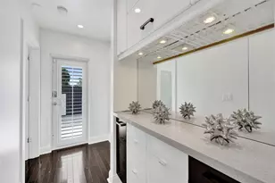 1701 NE 40th St, Oakland Park, FL 33334 - Photo 16