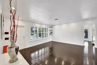 1701 NE 40th Street, Oakland Park, FL 33334 - Photo 8