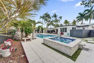 1701 NE 40th St, Oakland Park, FL 33334 - Photo 2