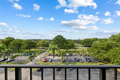 3300 W Rolling Hills Circle #610, Davie, FL 33328 - Photo 16