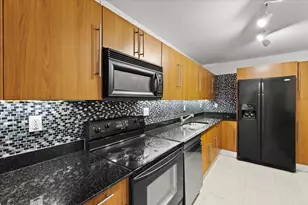 3001 S Ocean Dr, Hollywood, FL 33019 - Photo 10