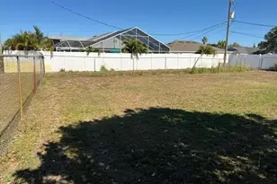 321 NE Genesee Ave, Port Saint Lucie, FL 34983 - Photo 12