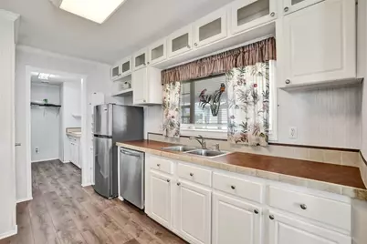 8601 SW 21st Court, Davie, FL 33324 - Photo 10