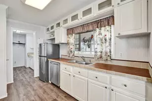 8601 SW 21st Ct, Davie, FL 33324 - Photo 10