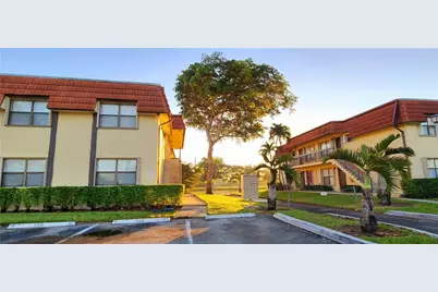 10086 NW 6th Street #101, Pembroke Pines, FL 33024 - Photo 2