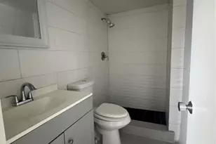 9235A Lagoon Pl, Davie, FL 33324 - Photo 22