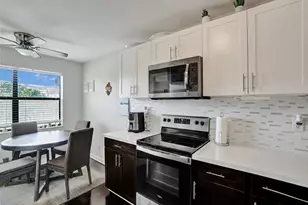 2704 NW 104th Ave, Sunrise, FL 33322 - Photo 4