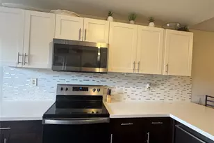 2704 NW 104th Ave, Sunrise, FL 33322 - Photo 6