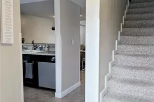 158 Riviera Cir, Weston, FL 33326 - Photo 10