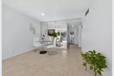 9281 Sunrise Lakes Boulevard #107, Sunrise, FL 33322 - Photo 6