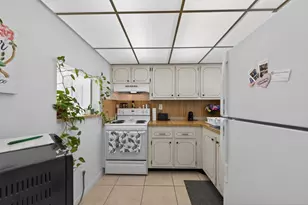 9281 Sunrise Lakes Blvd, Sunrise, FL 33322 - Photo 8