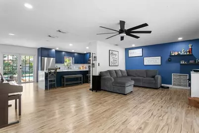 846 Ramblewood Drive, Coral Springs, FL 33071 - Photo 2