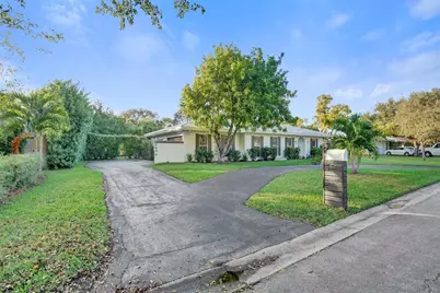 2400 NW 105th Terrace, Coral Springs, FL 33065 - Photo 2