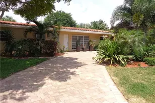 2765 NE 23rd Ave, Pompano Beach, FL 33064 - Photo 2
