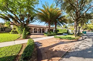 6320 Pent Pl, Miami Lakes, FL 33014 - Photo 2