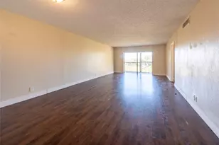 6101 N Falls Cir Dr, Lauderhill, FL 33319 - Photo 24