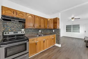 7401 Pines Blvd, Pembroke Pines, FL 33024 - Photo 8