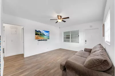 7401 Pines Boulevard #201, Pembroke Pines, FL 33024 - Photo 6