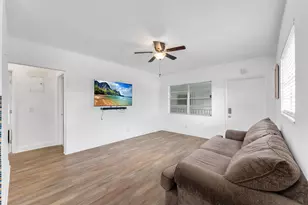 7401 Pines Blvd, Hollywood, FL 33024 - Photo 6