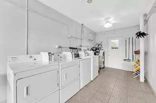 7401 Pines Blvd, Pembroke Pines, FL 33024 - Photo 20
