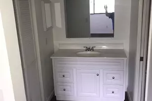 819 NE 199th St, Miami, FL 33179 - Photo 10