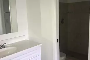 819 NE 199th St, Miami, FL 33179 - Photo 8