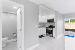 5925 SW 36th Ct, Davie, FL 33314 - Photo 8