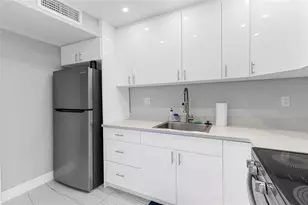 5925 SW 36th Ct, Davie, FL 33314 - Photo 4