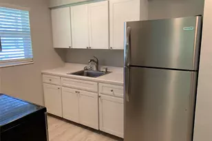 4385 NE 13th Ave, Oakland Park, FL 33334 - Photo 8