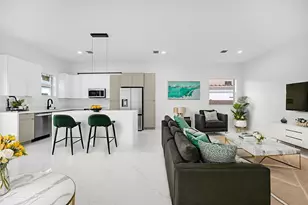 2531 NW 14th Ct, Fort Lauderdale, FL 33311 - Photo 2