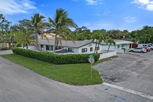 2500 NE 16th Ave, Wilton Manors, FL 33305 - Photo 2
