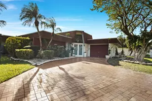 5702 Melaleuca Dr, Tamarac, FL 33319 - Photo 2