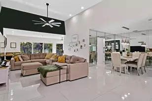 5702 Melaleuca Dr, Tamarac, FL 33319 - Photo 8