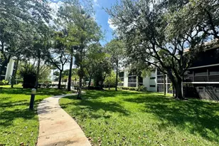 7653 NW 79th Ave, Tamarac, FL 33321 - Photo 18