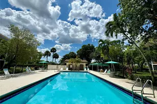 7653 NW 79th Ave, Tamarac, FL 33321 - Photo 16