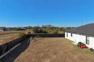 3045 E Briarwood Cir, Port Labelle, FL 33935 - Photo 24