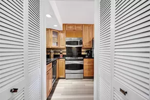 270 Captains Walk, Delray Beach, FL 33483 - Photo 12