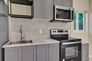 2442 Garfield St, Hollywood, FL 33020 - Photo 8