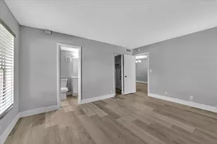 8380 Lagos De Campo Blvd, Tamarac, FL 33321 - Photo 20